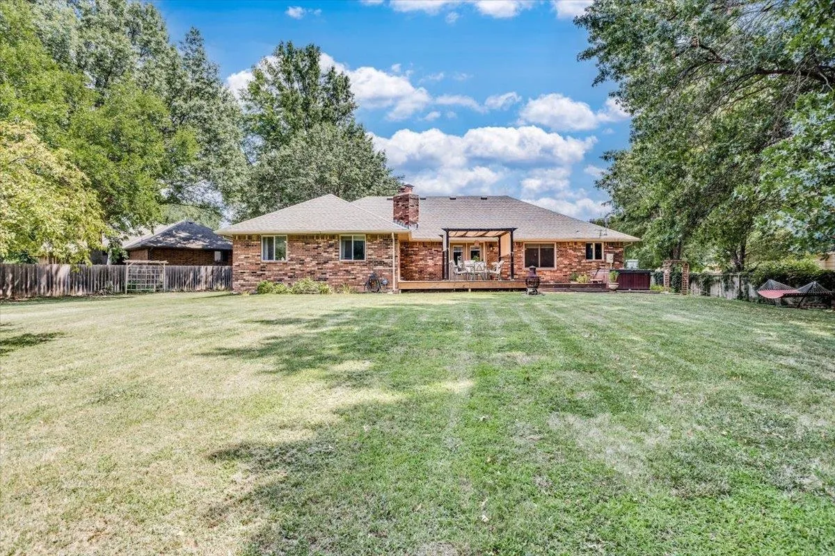 Derby, Kansas 67037, United States, 6 Bedrooms Bedrooms, ,3 BathroomsBathrooms,Residential,Pending,51245