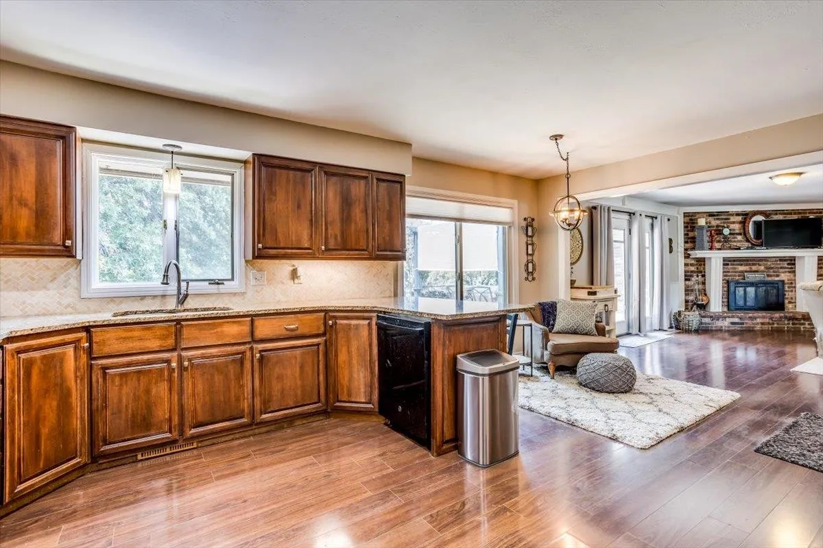 Derby, Kansas 67037, United States, 6 Bedrooms Bedrooms, ,3 BathroomsBathrooms,Residential,Pending,51245