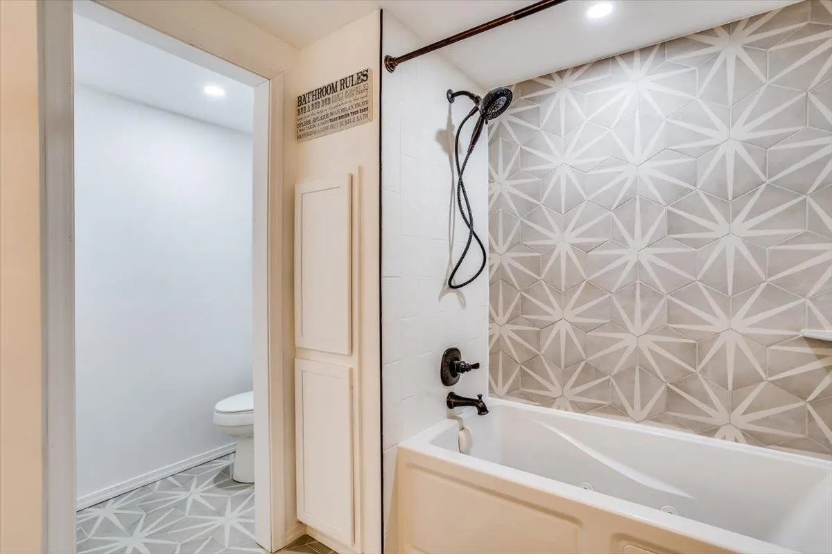 Derby, Kansas 67037, United States, 6 Bedrooms Bedrooms, ,3 BathroomsBathrooms,Residential,Pending,51245