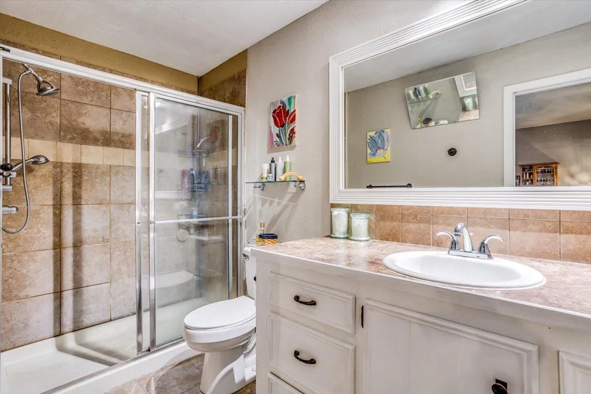 Derby, Kansas 67037, United States, 6 Bedrooms Bedrooms, ,3 BathroomsBathrooms,Residential,Pending,51245