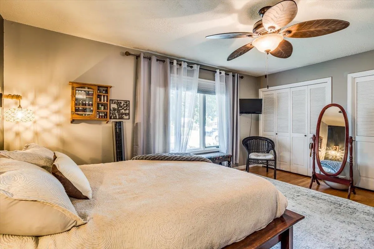 Derby, Kansas 67037, United States, 6 Bedrooms Bedrooms, ,3 BathroomsBathrooms,Residential,Pending,51245