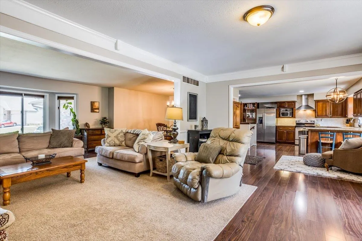 Derby, Kansas 67037, United States, 6 Bedrooms Bedrooms, ,3 BathroomsBathrooms,Residential,Pending,51245