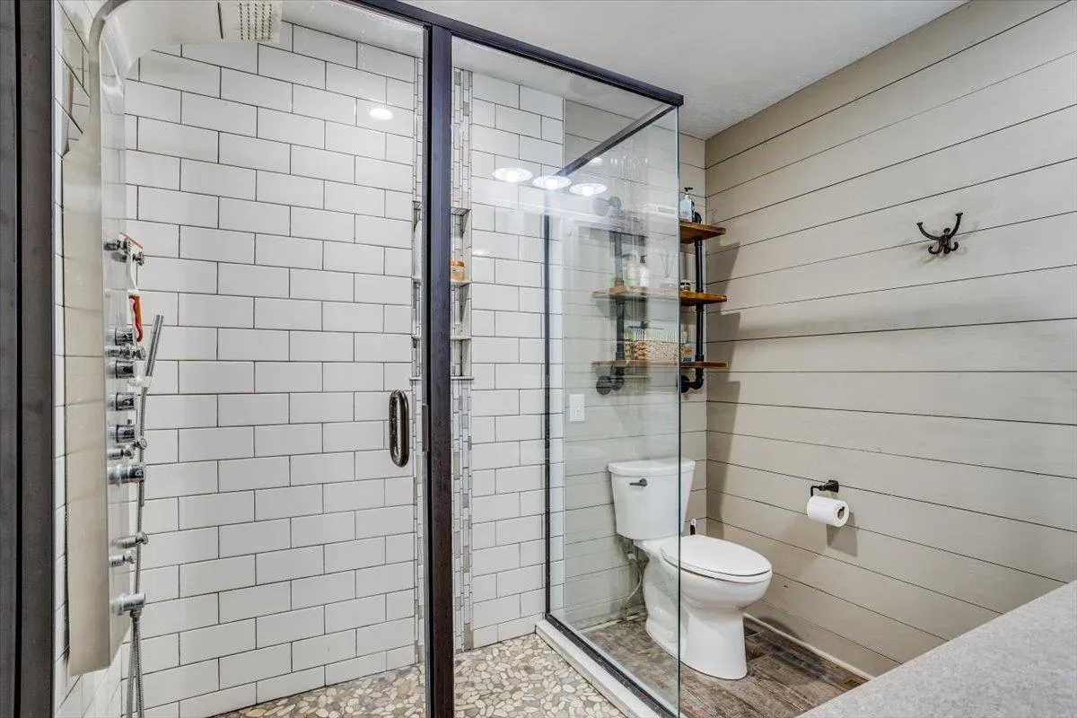 Derby, Kansas 67037, United States, 6 Bedrooms Bedrooms, ,3 BathroomsBathrooms,Residential,Pending,51245