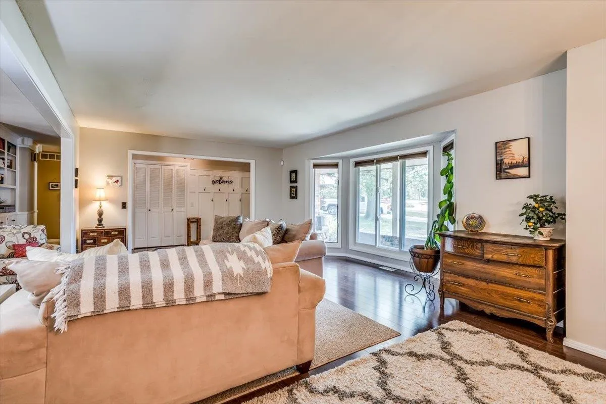 Derby, Kansas 67037, United States, 6 Bedrooms Bedrooms, ,3 BathroomsBathrooms,Residential,Pending,51245