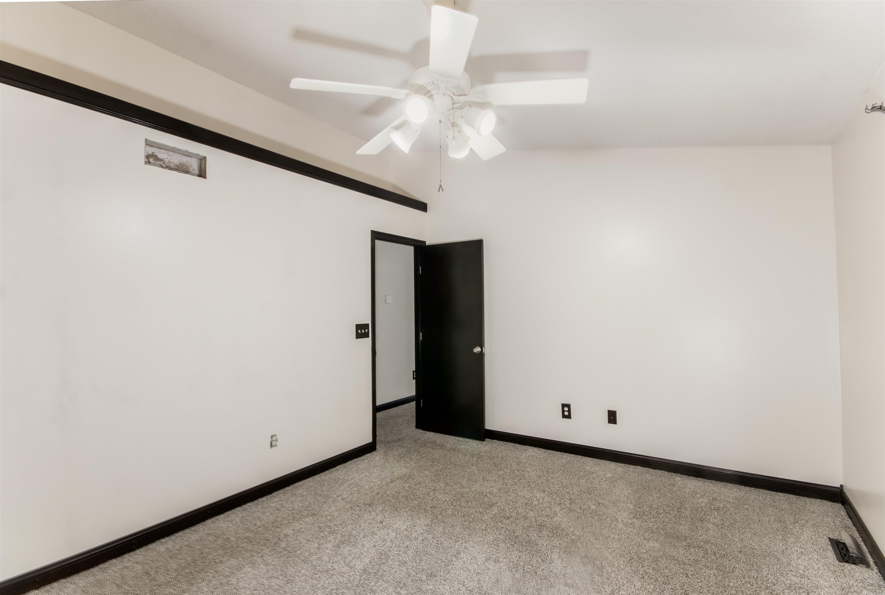 1511 E Village Estates Ct, Park City, Kansas image 11