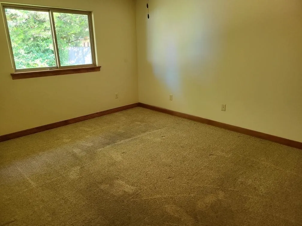 Winfield, Kansas 67156, United States, 2 Bedrooms Bedrooms, ,2 BathroomsBathrooms,Residential,Active,202502