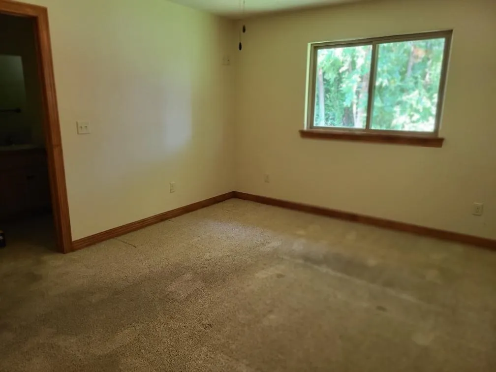 Winfield, Kansas 67156, United States, 2 Bedrooms Bedrooms, ,2 BathroomsBathrooms,Residential,Active,202502