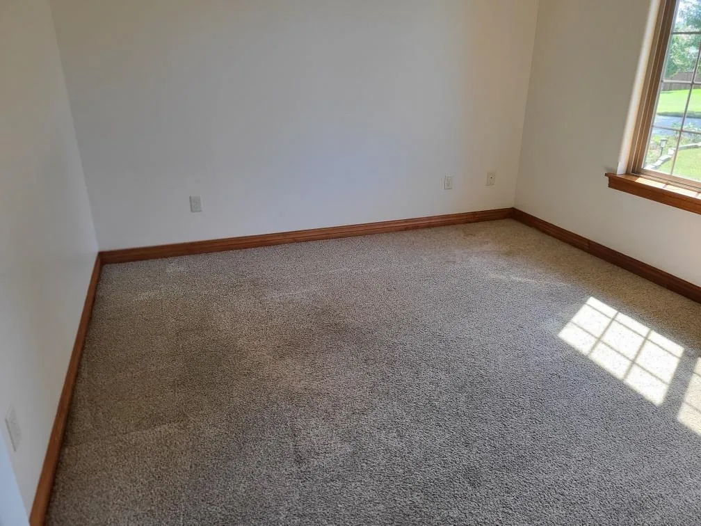 Winfield, Kansas 67156, United States, 2 Bedrooms Bedrooms, ,2 BathroomsBathrooms,Residential,Active,202502