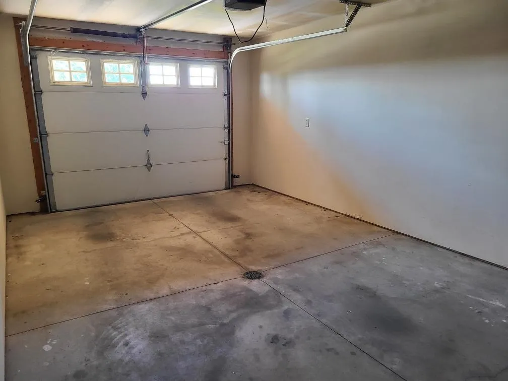 Winfield, Kansas 67156, United States, 2 Bedrooms Bedrooms, ,2 BathroomsBathrooms,Residential,Active,202502