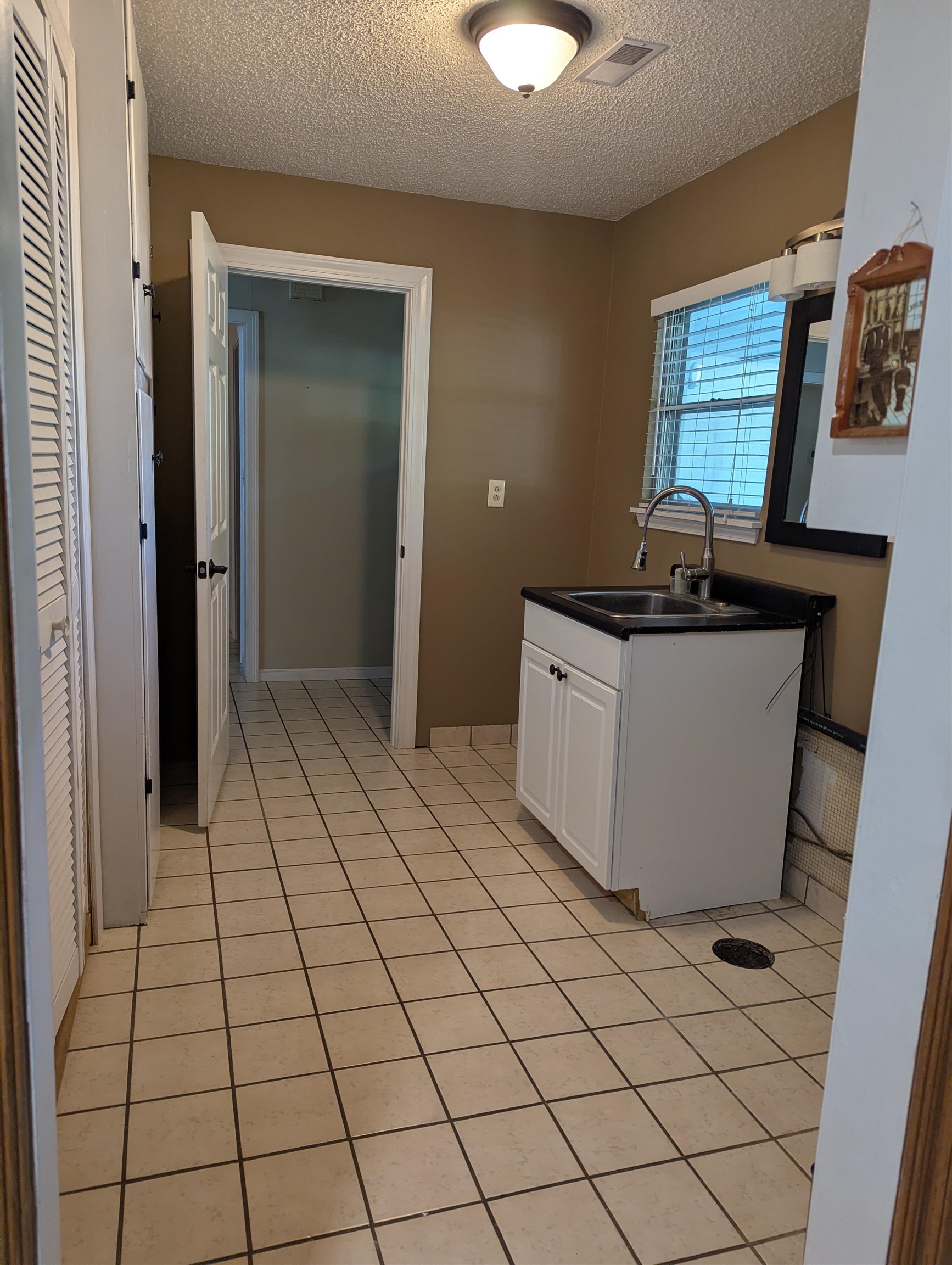 1620 N Highland Drive, Augusta, Kansas image 6