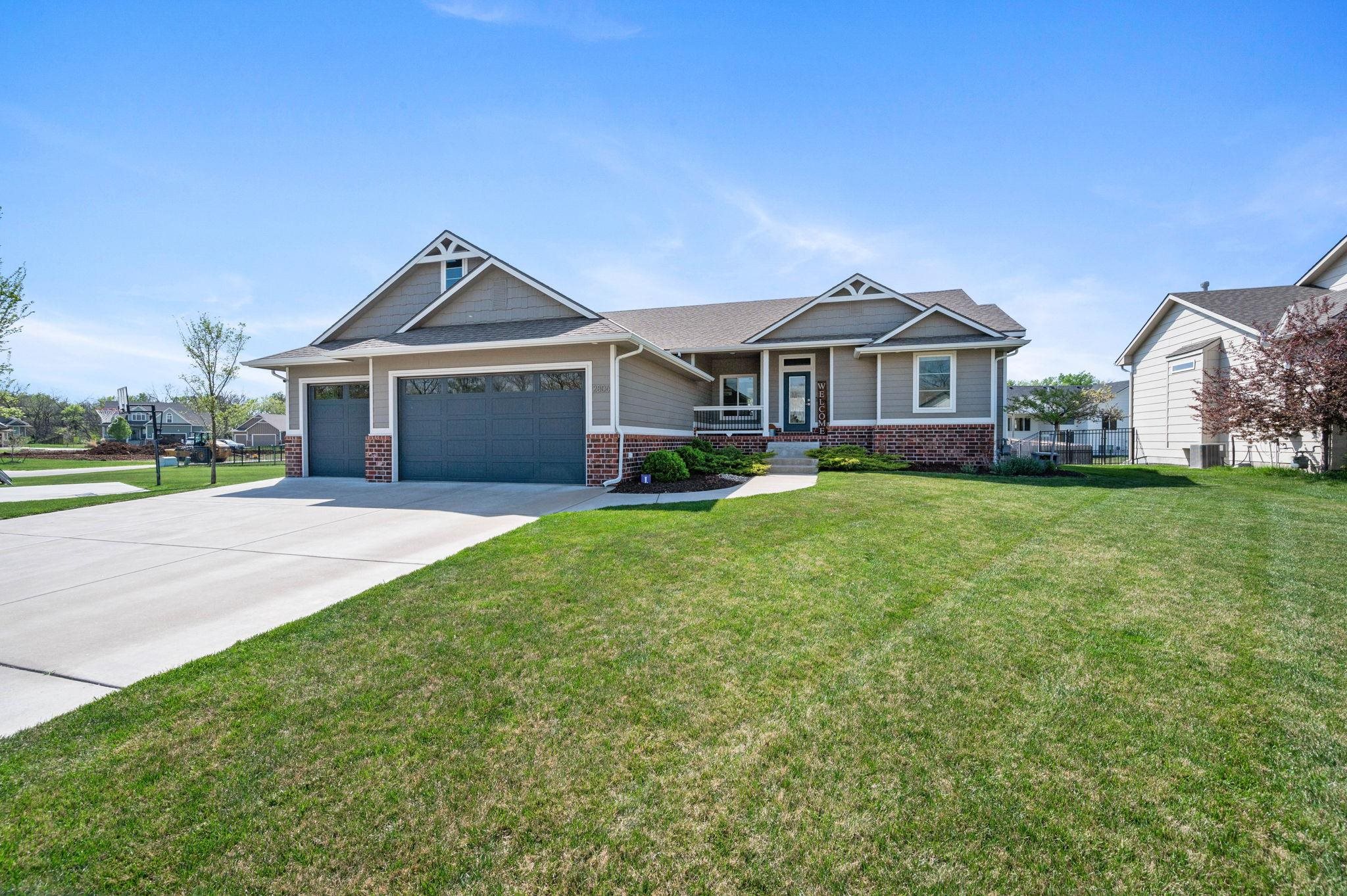 2806 E Mantane Cir, Wichita, Kansas image 3