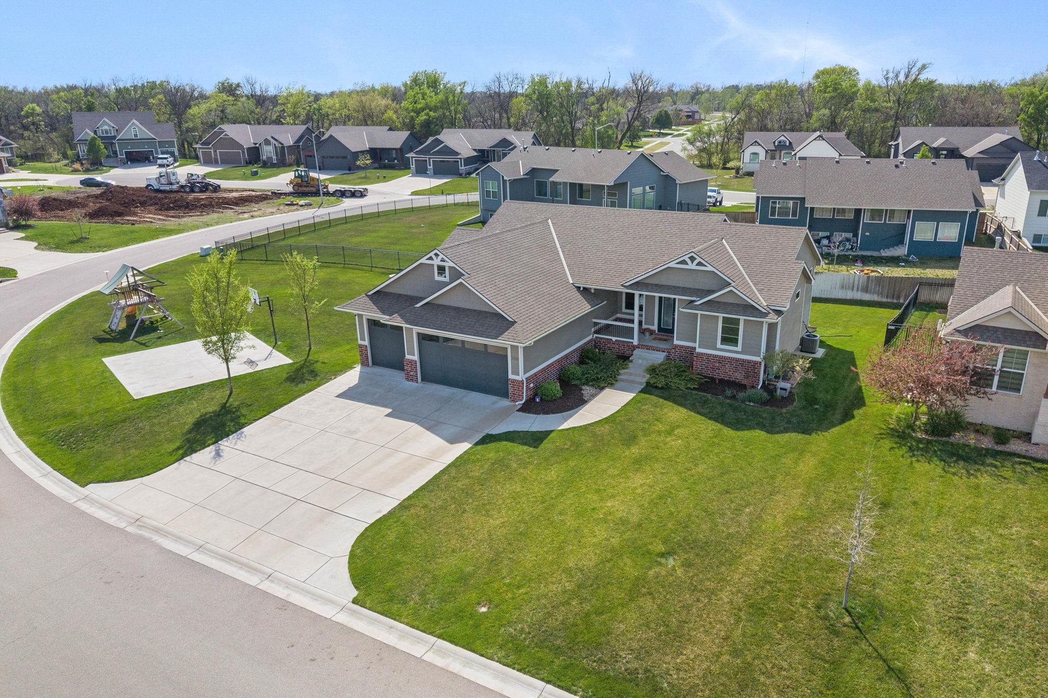 2806 E Mantane Cir, Wichita, Kansas image 4