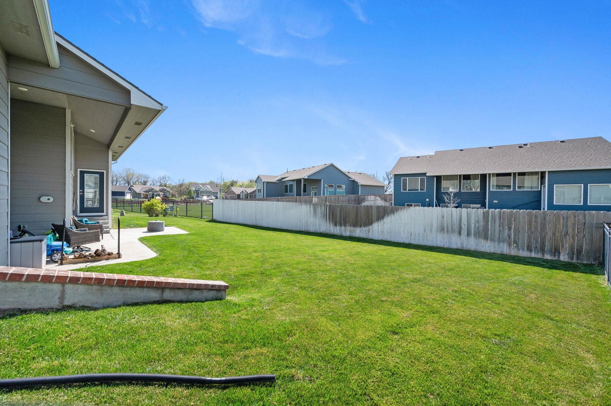 2806 E Mantane Cir, Wichita, Kansas image 33