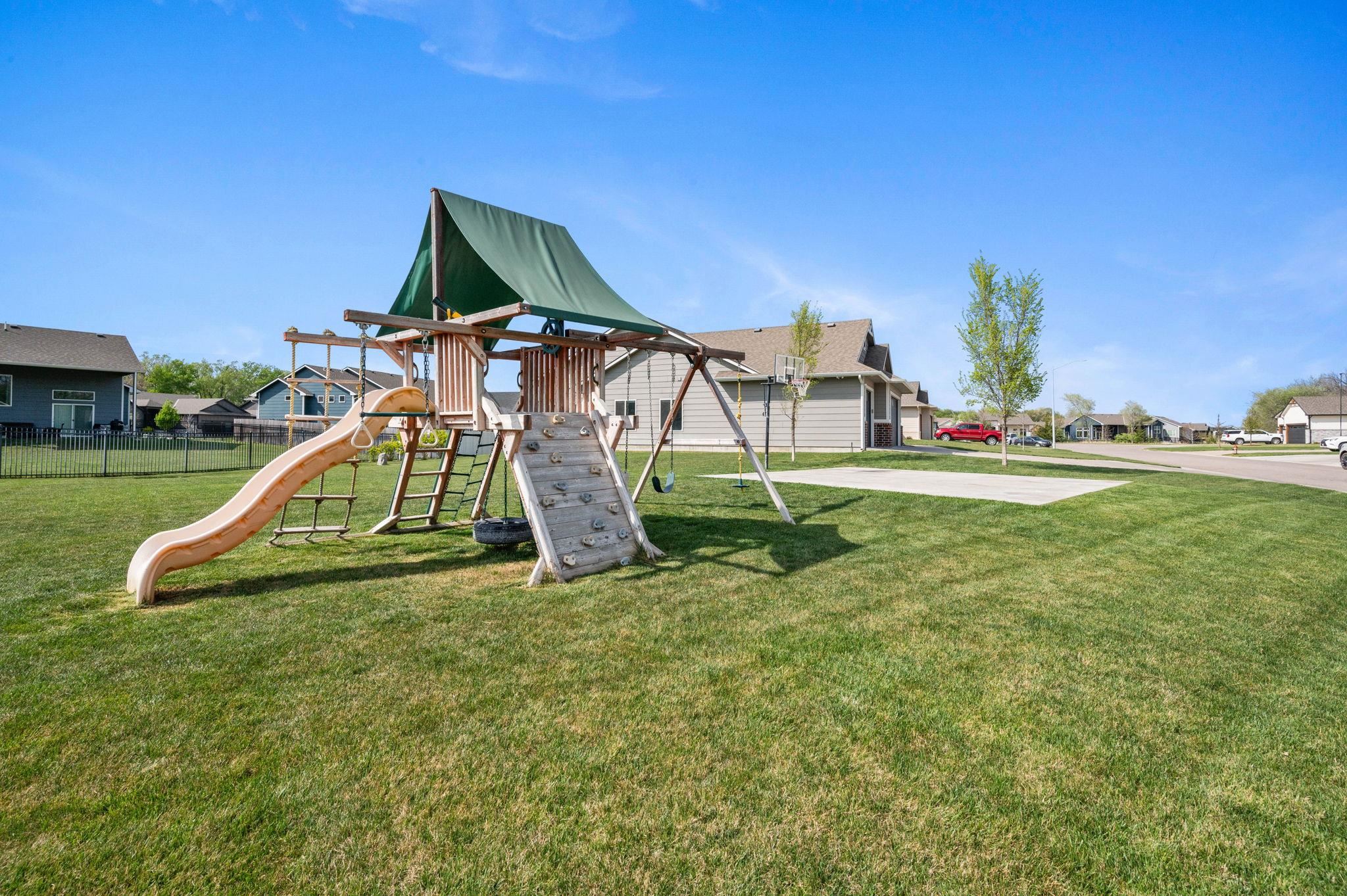2806 E Mantane Cir, Wichita, Kansas image 36
