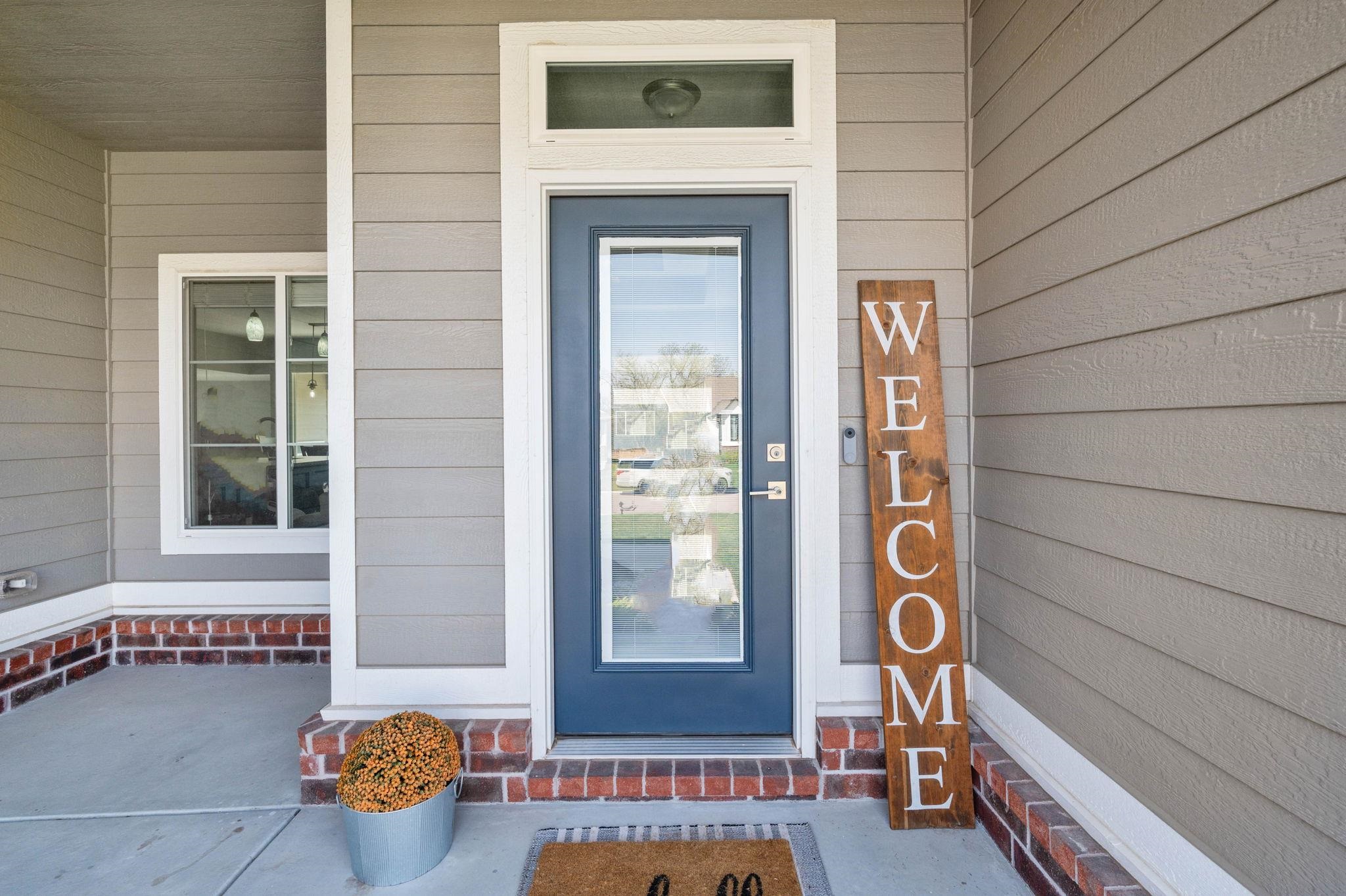 2806 E Mantane Cir, Wichita, Kansas image 2