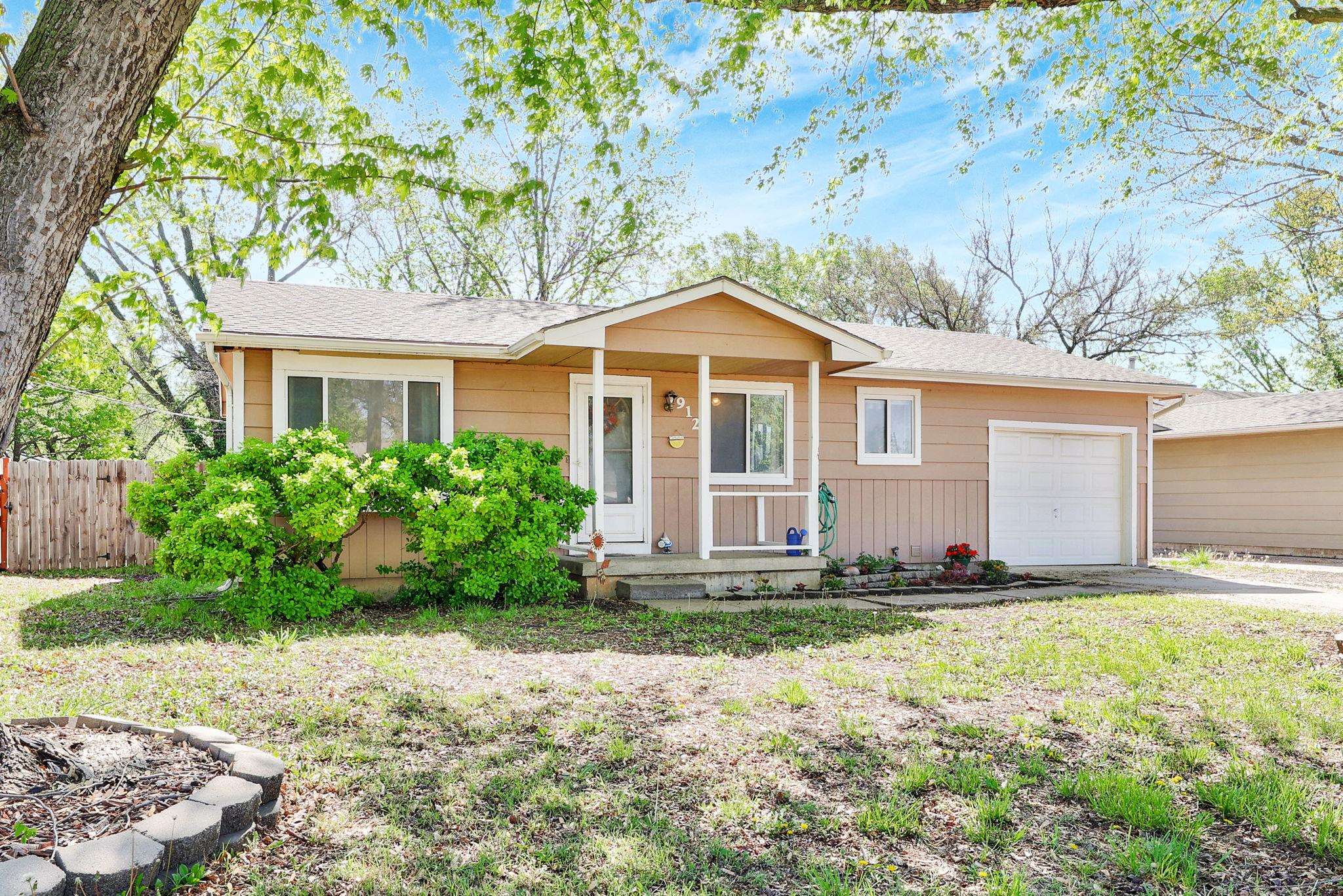 912 Lulu St, Augusta, Kansas image 1