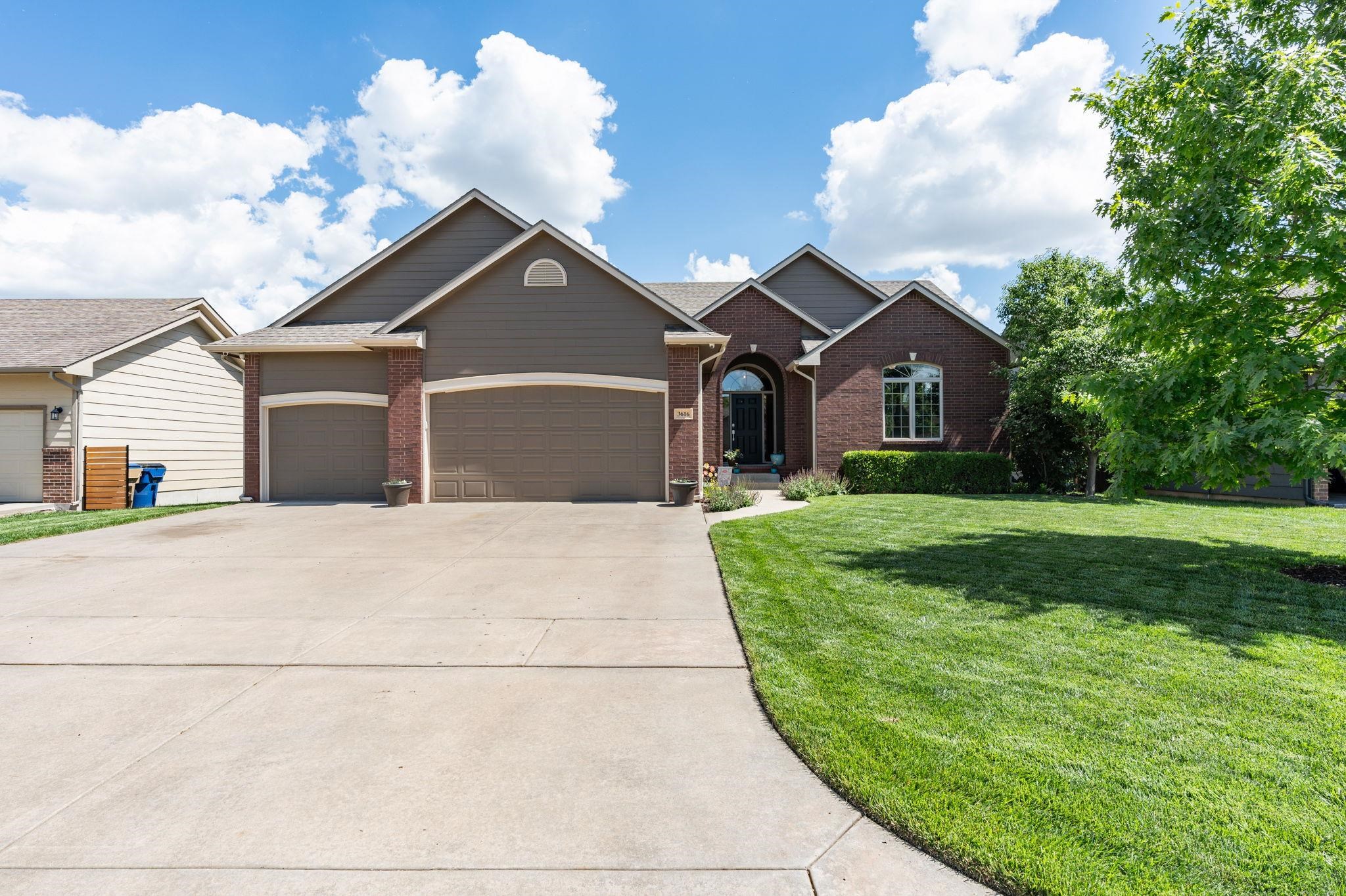 Wichita, Kansas 67205, United States, 4 Bedrooms Bedrooms, ,3 BathroomsBathrooms,Residential,Pending,57394