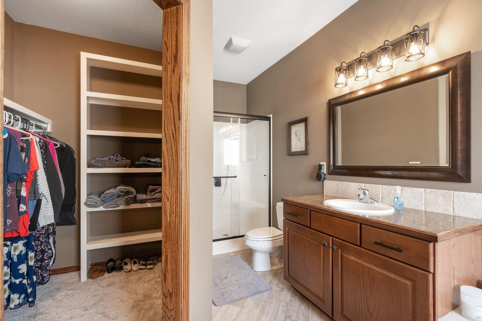 Wichita, Kansas 67205, United States, 4 Bedrooms Bedrooms, ,3 BathroomsBathrooms,Residential,Pending,57394