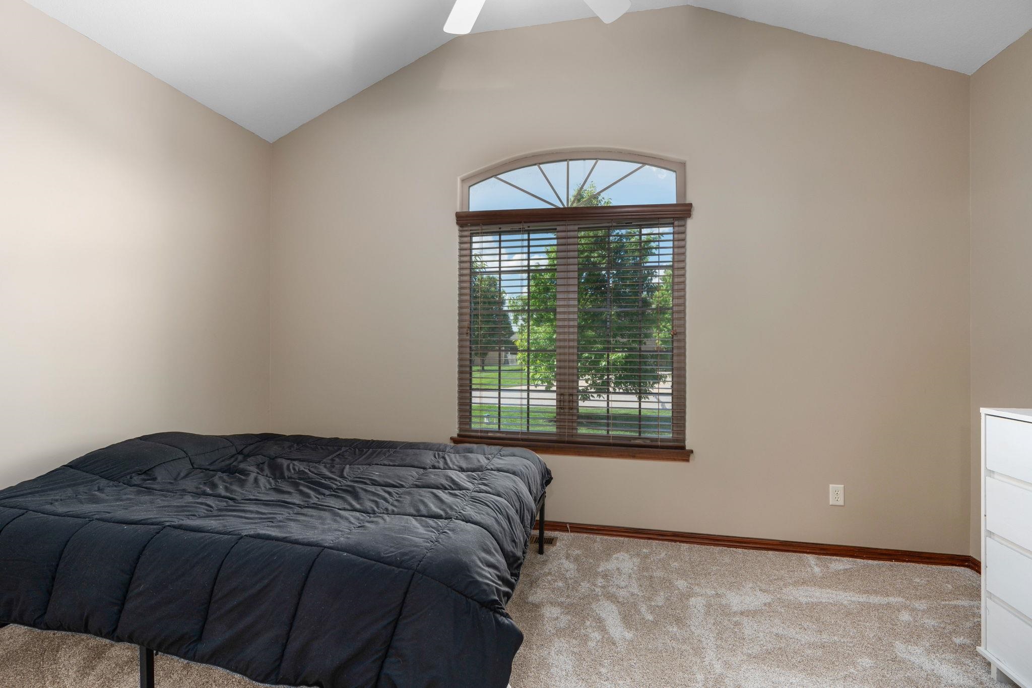 Wichita, Kansas 67205, United States, 4 Bedrooms Bedrooms, ,3 BathroomsBathrooms,Residential,Pending,57394