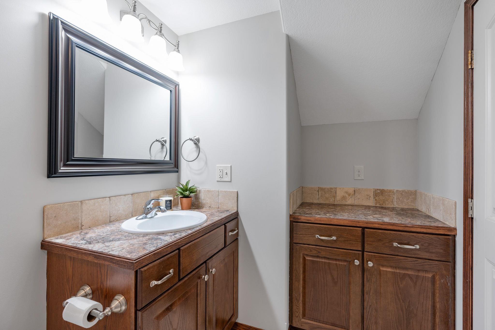 Wichita, Kansas 67205, United States, 4 Bedrooms Bedrooms, ,3 BathroomsBathrooms,Residential,Pending,57394