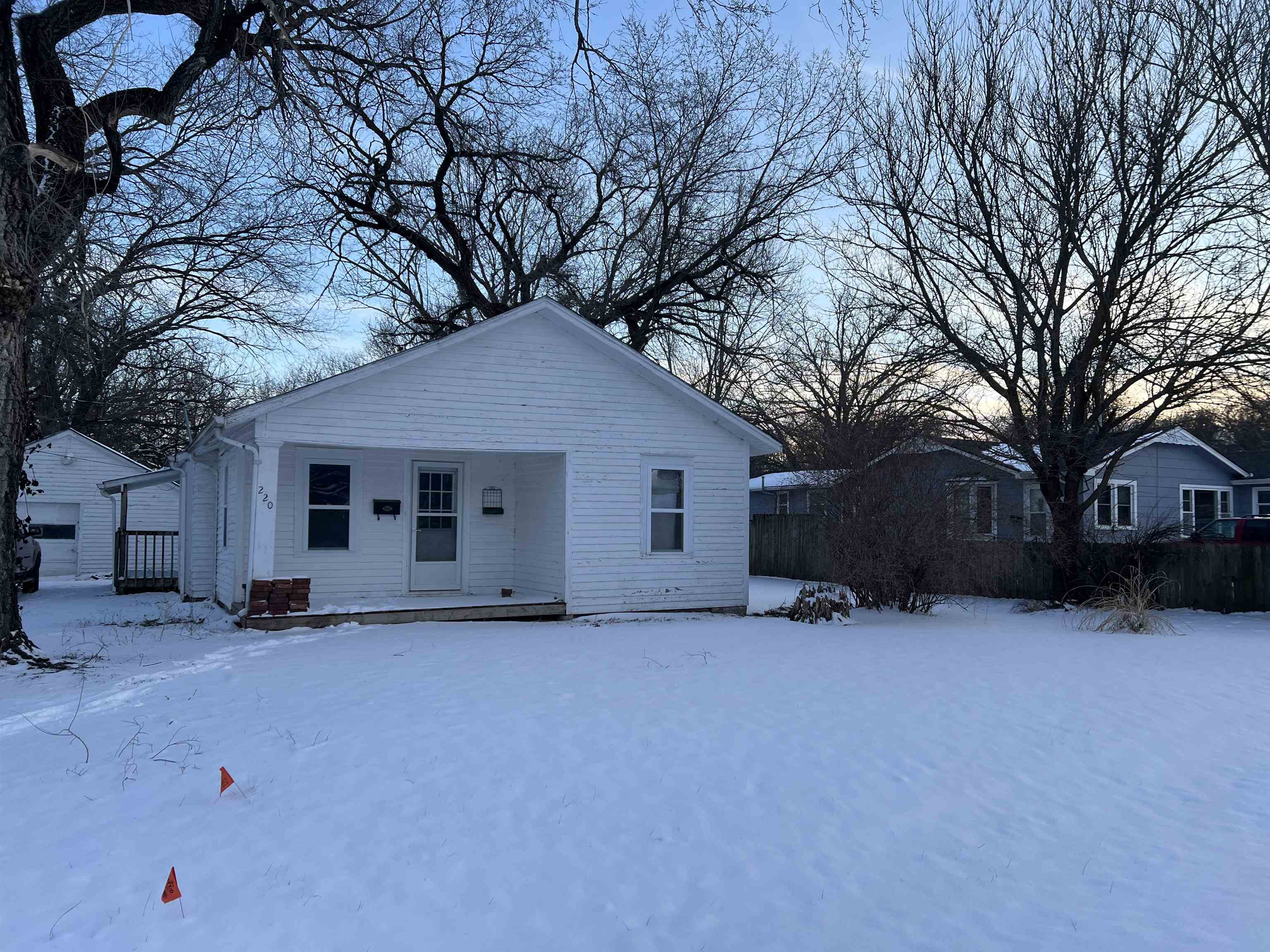 220 W 10th St, Florence, Kansas image 1