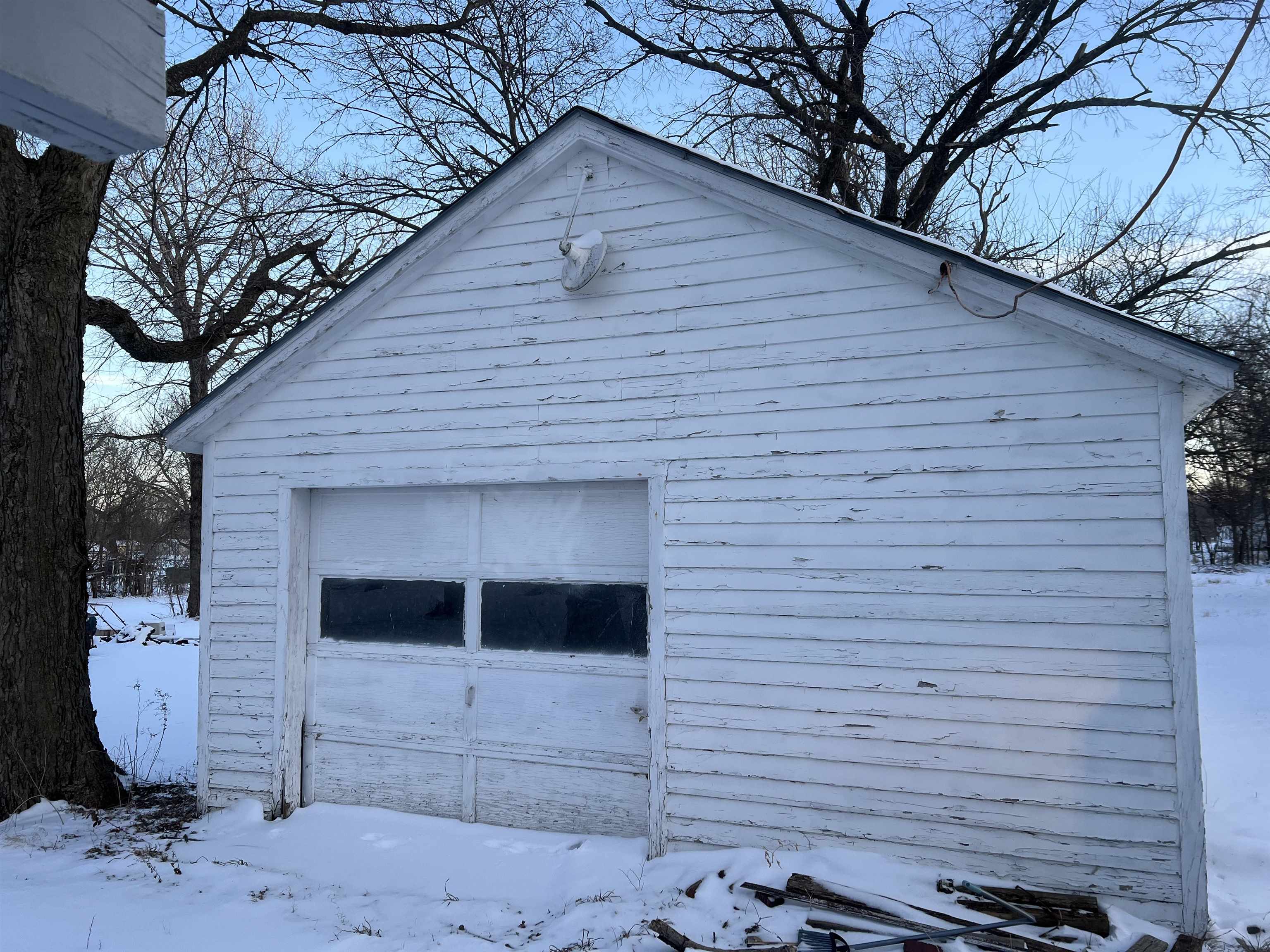 220 W 10th St, Florence, Kansas image 5
