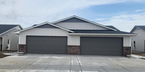 Homes For Sale - 2885 S Cedar Crest Ct<br/> Wichita, KS 67215