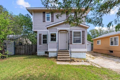 Homes For Sale - 2332 S Waco Ave<br/> Wichita, KS 67213