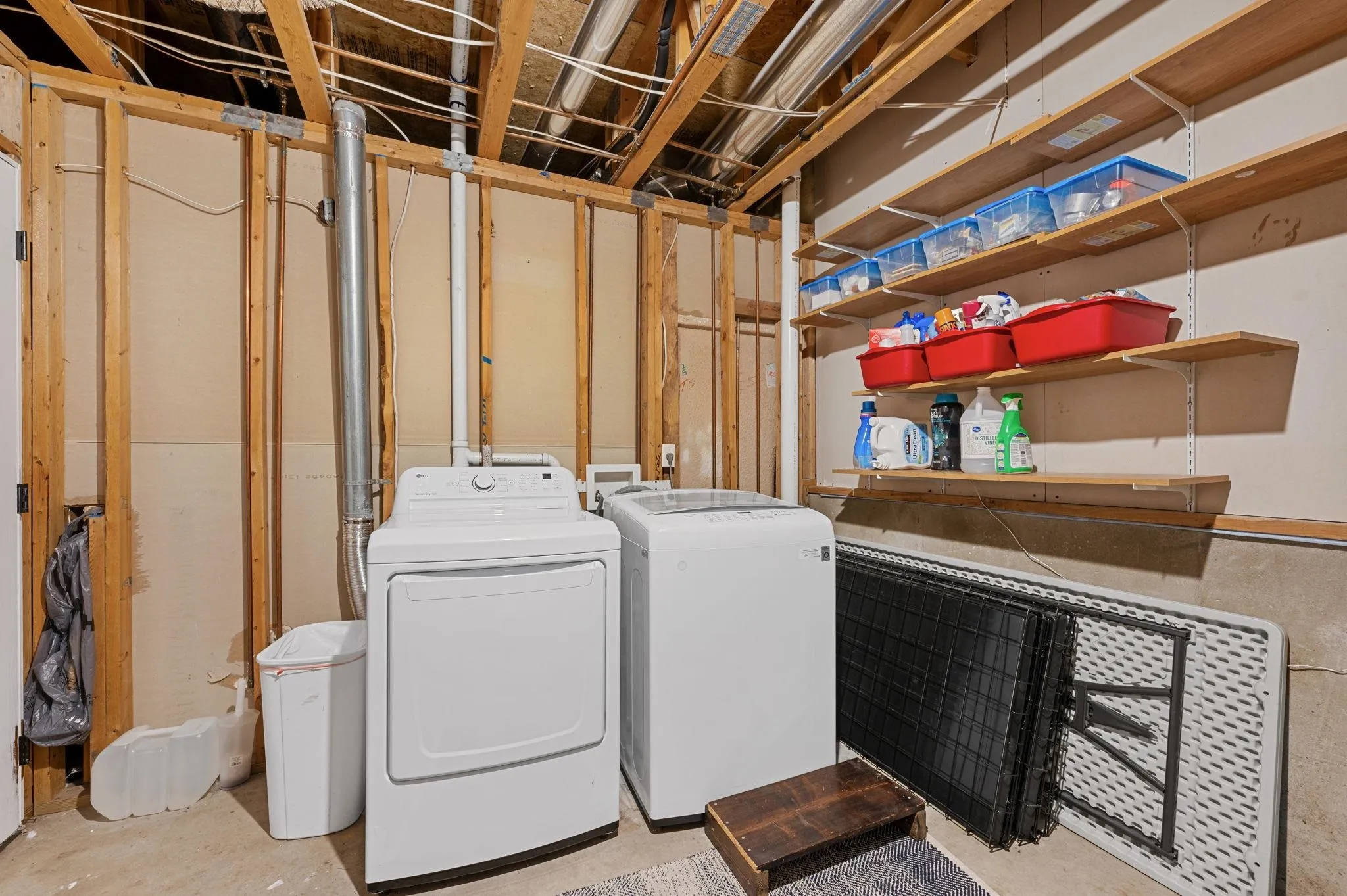 Wichita, Kansas 67209, United States, 4 Bedrooms Bedrooms, ,3 BathroomsBathrooms,Residential,Pending,33218