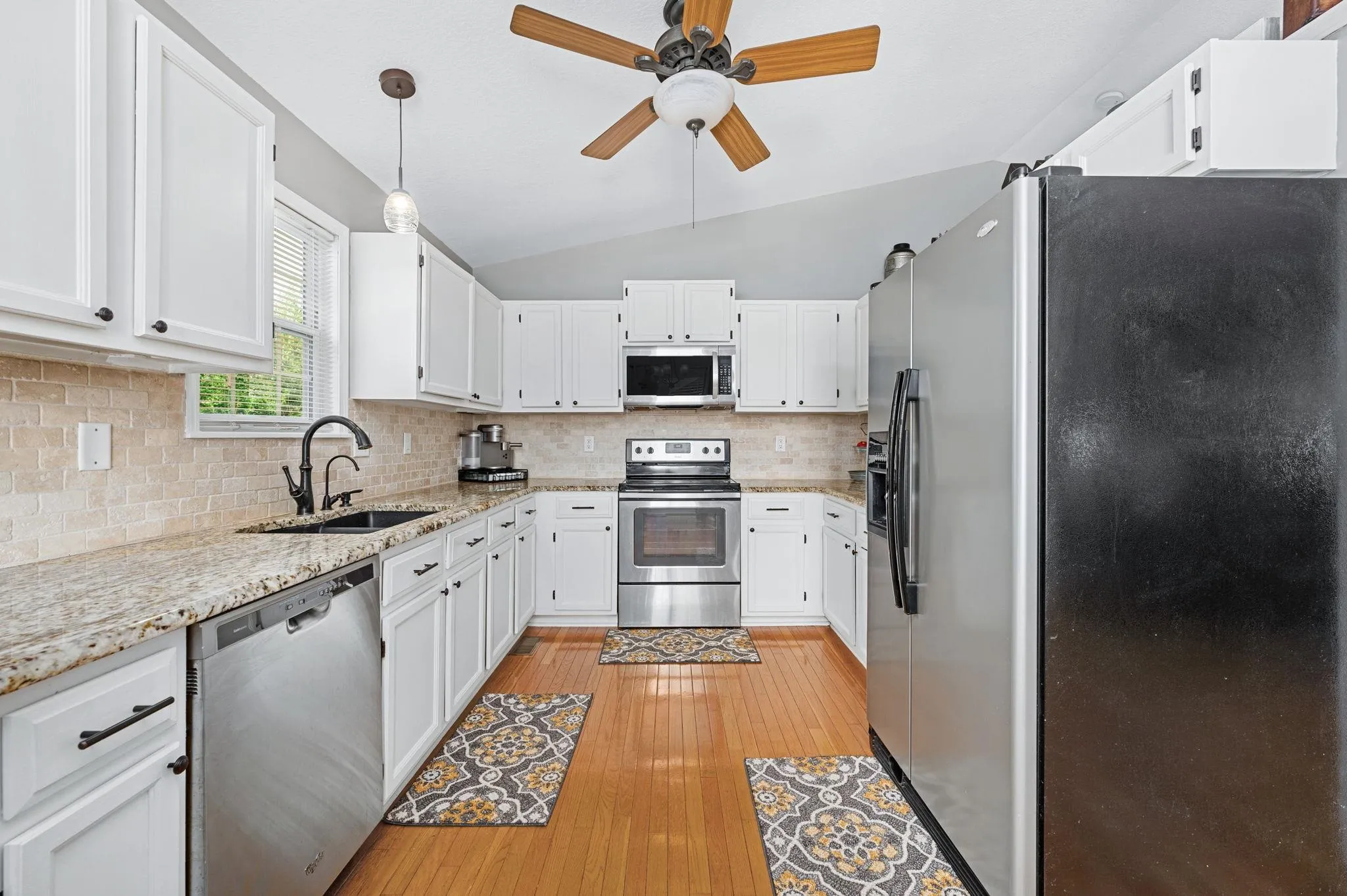 Wichita, Kansas 67209, United States, 4 Bedrooms Bedrooms, ,3 BathroomsBathrooms,Residential,Pending,33218