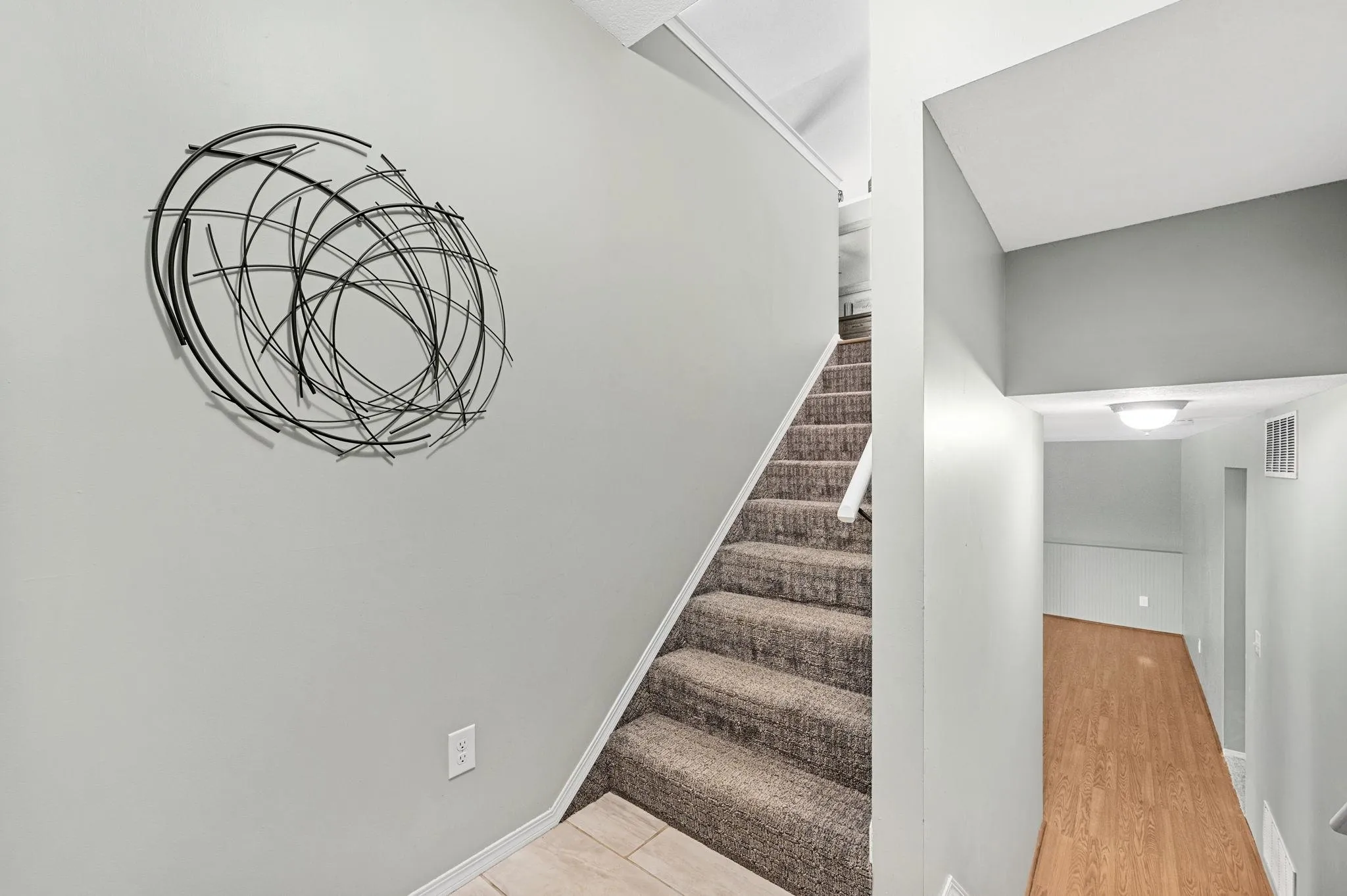 Wichita, Kansas 67209, United States, 4 Bedrooms Bedrooms, ,3 BathroomsBathrooms,Residential,Pending,33218