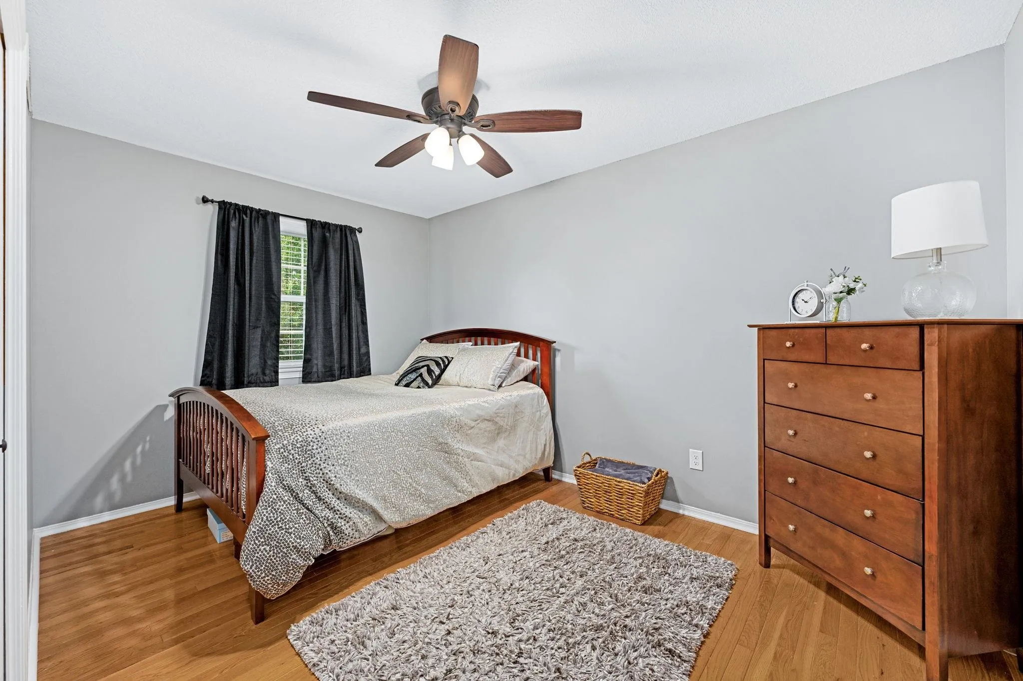 Wichita, Kansas 67209, United States, 4 Bedrooms Bedrooms, ,3 BathroomsBathrooms,Residential,Pending,33218