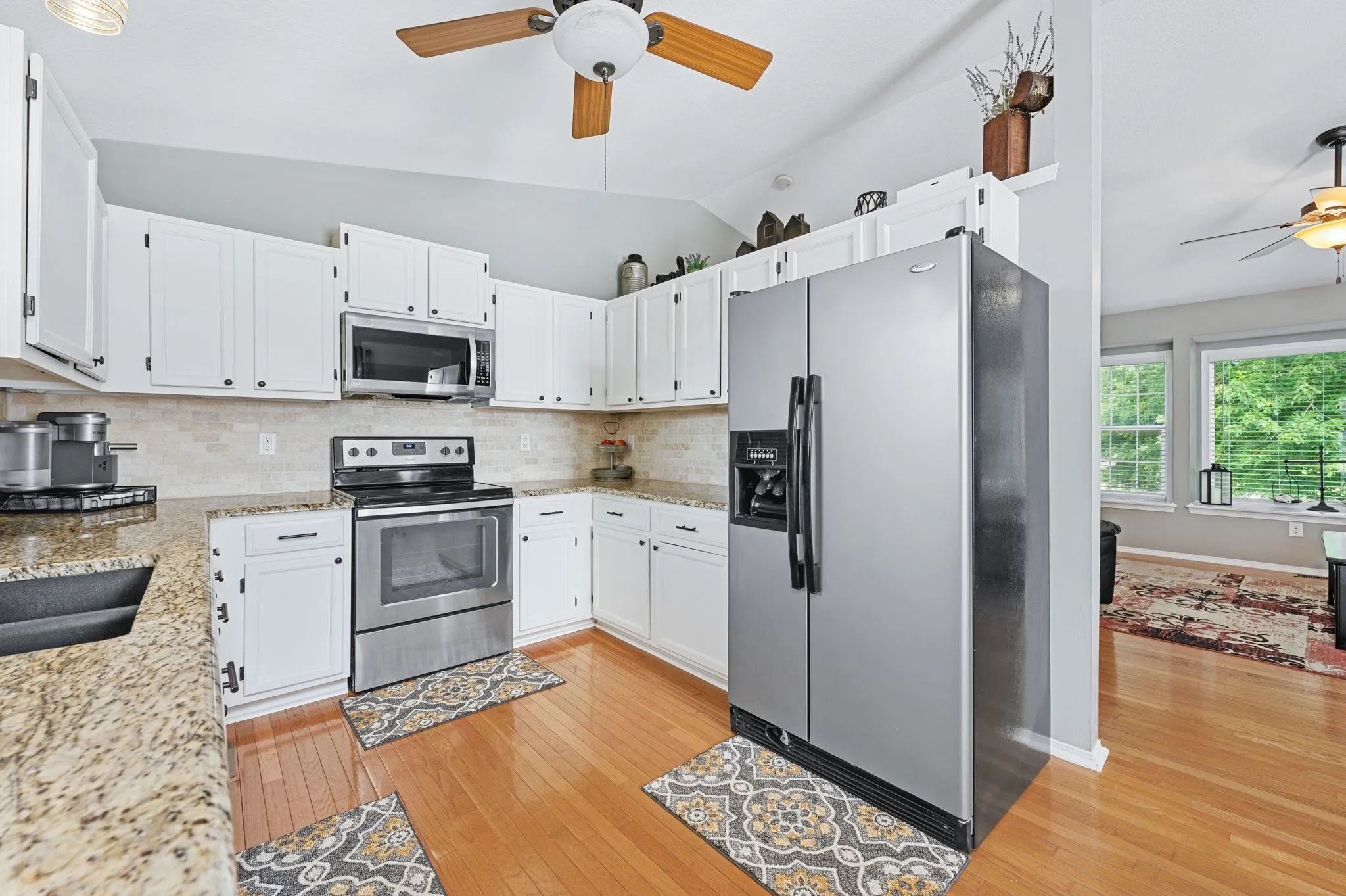 Wichita, Kansas 67209, United States, 4 Bedrooms Bedrooms, ,3 BathroomsBathrooms,Residential,Pending,33218