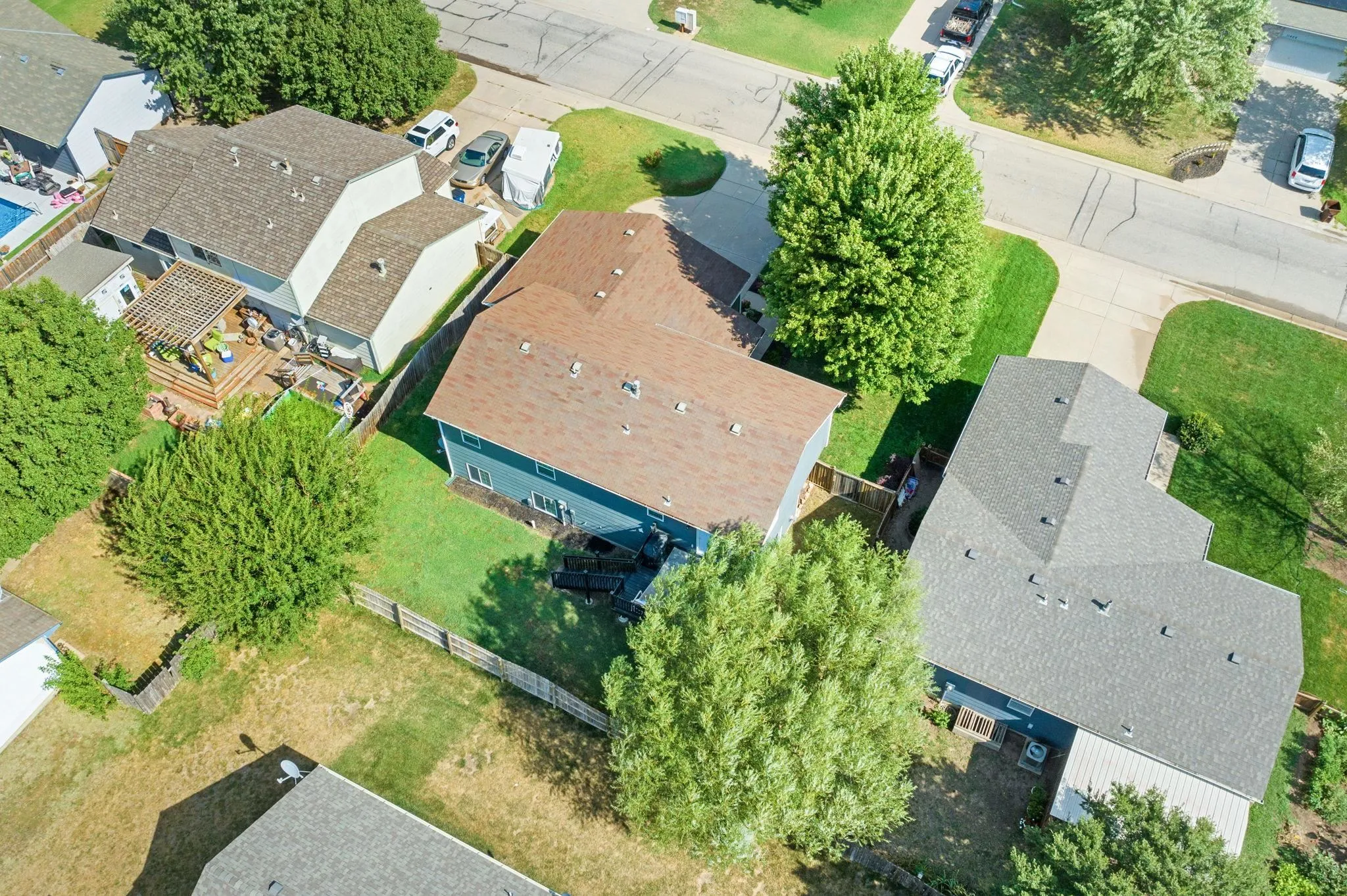 Wichita, Kansas 67209, United States, 4 Bedrooms Bedrooms, ,3 BathroomsBathrooms,Residential,Pending,33218