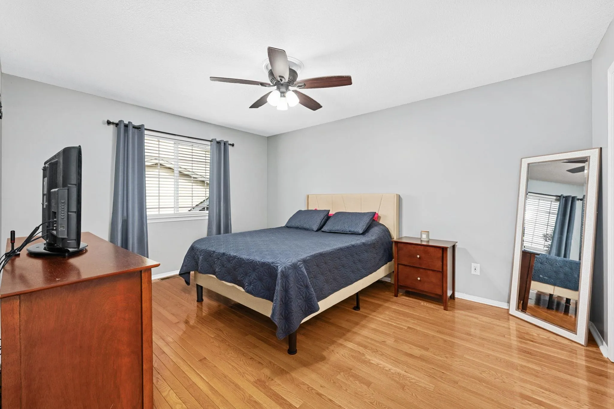 Wichita, Kansas 67209, United States, 4 Bedrooms Bedrooms, ,3 BathroomsBathrooms,Residential,Pending,33218