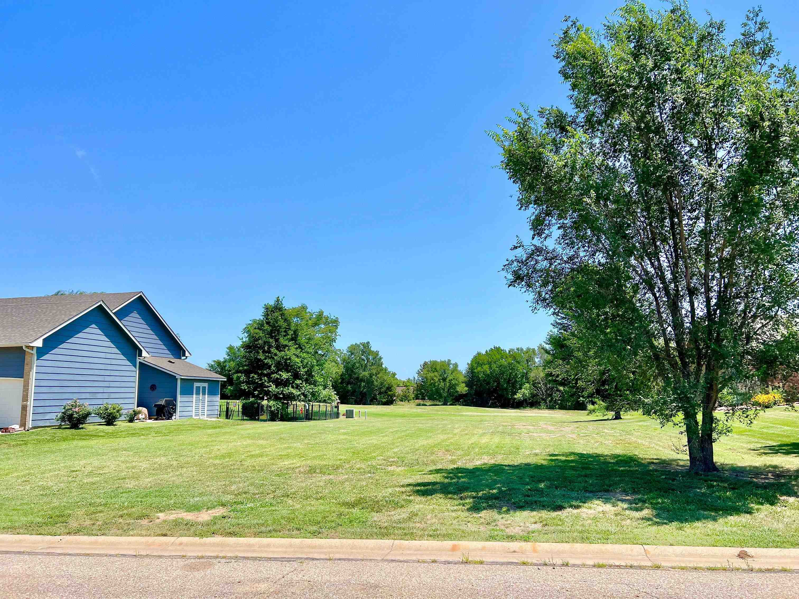 2040 N Prairie View Court, El Dorado, Kansas image 1