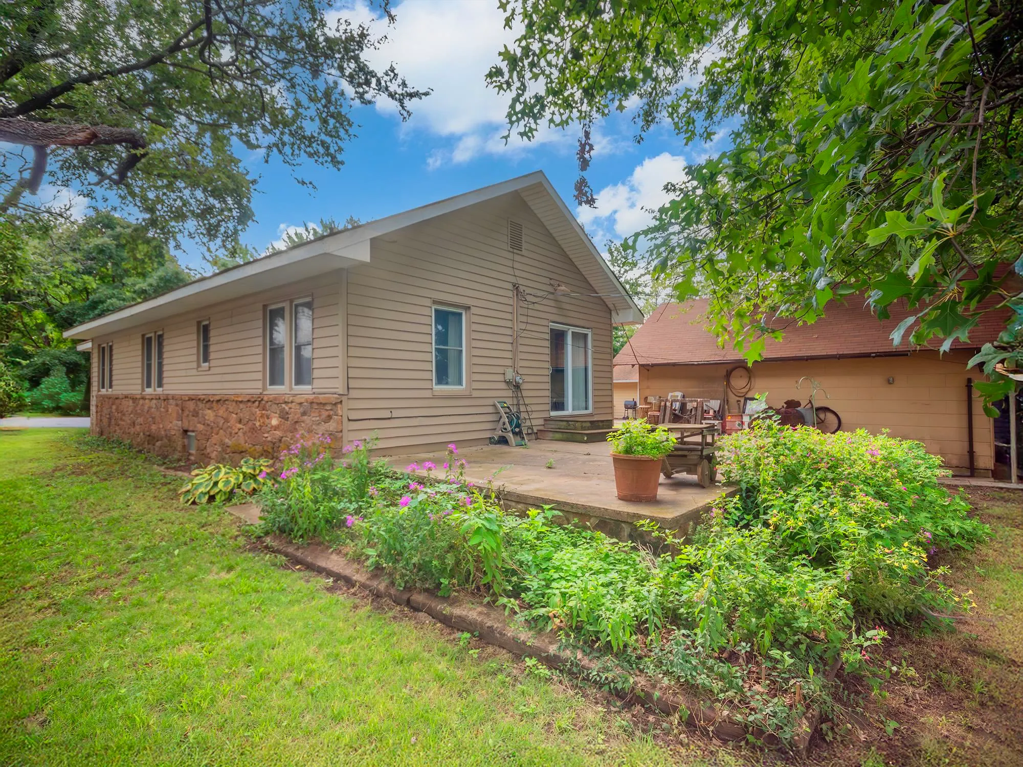 Oxford, Kansas 67119, United States, 3 Bedrooms Bedrooms, ,2 BathroomsBathrooms,Residential,Active,207590