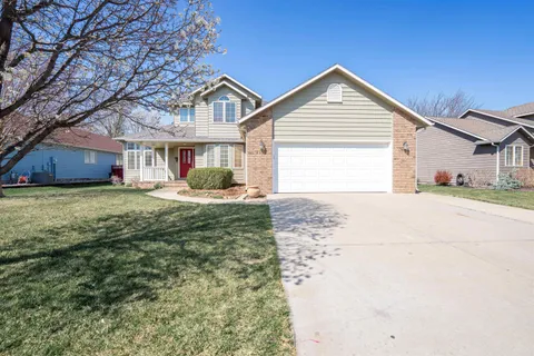 2624 Carolina Dr, Salina, KS 67401 - MLS#: 652847