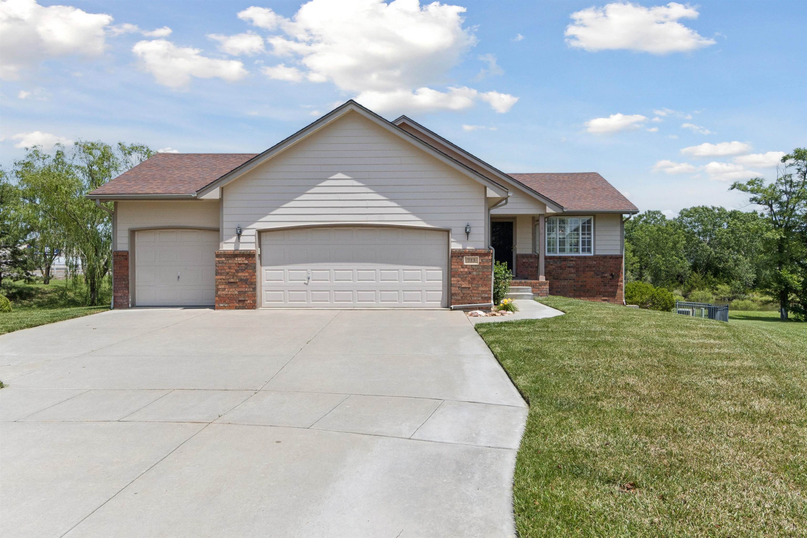 713 S Bedford Cir, Wichita, Kansas image 1
