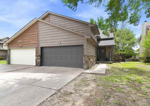 Homes For Sale - 1719 E Pinion<br/> Derby, KS 67037