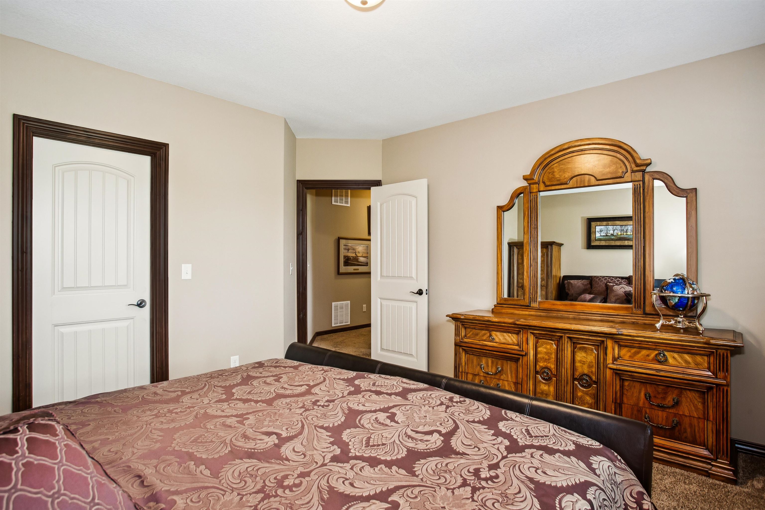 2101 S Ironstone St, Wichita, Kansas image 35