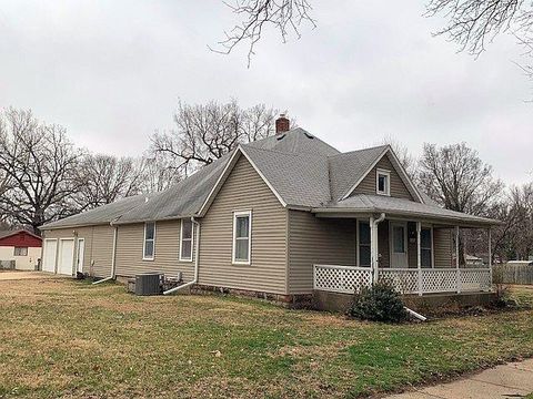 Townhouse For Sale - 424 N Nelson St<br/> Bennington, KS 67422