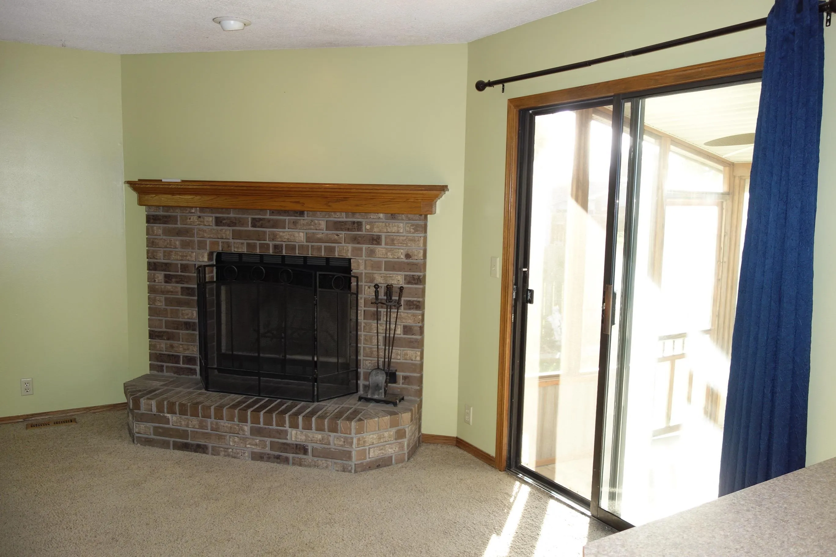 Wichita, Kansas 67209, United States, 3 Bedrooms Bedrooms, ,3 BathroomsBathrooms,Residential,Pending,241246