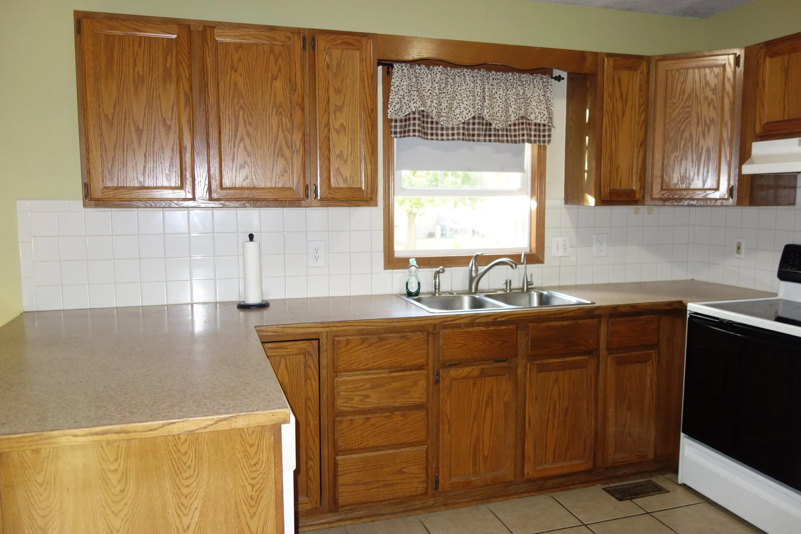 Wichita, Kansas 67209, United States, 3 Bedrooms Bedrooms, ,3 BathroomsBathrooms,Residential,Pending,241246