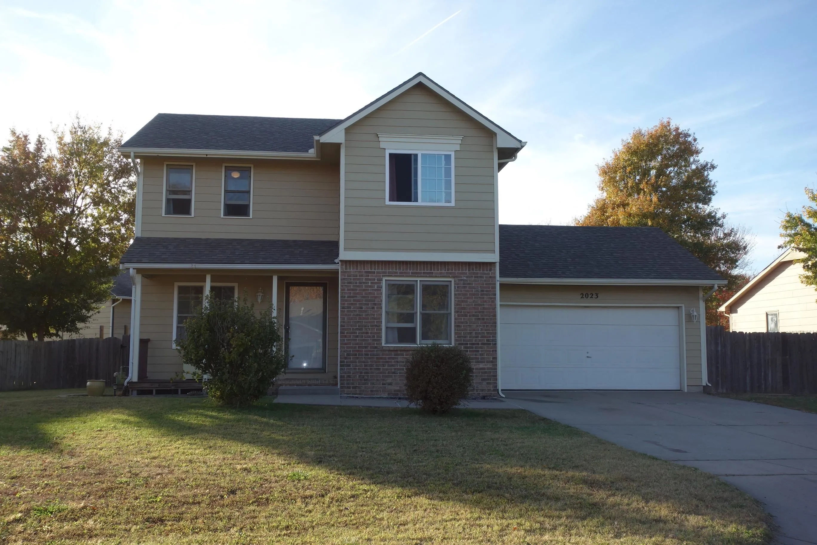 Wichita, Kansas 67209, United States, 3 Bedrooms Bedrooms, ,3 BathroomsBathrooms,Residential,Pending,241246