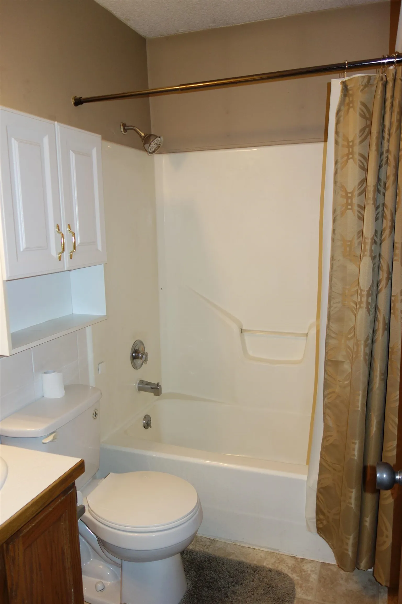 Wichita, Kansas 67209, United States, 3 Bedrooms Bedrooms, ,3 BathroomsBathrooms,Residential,Pending,241246