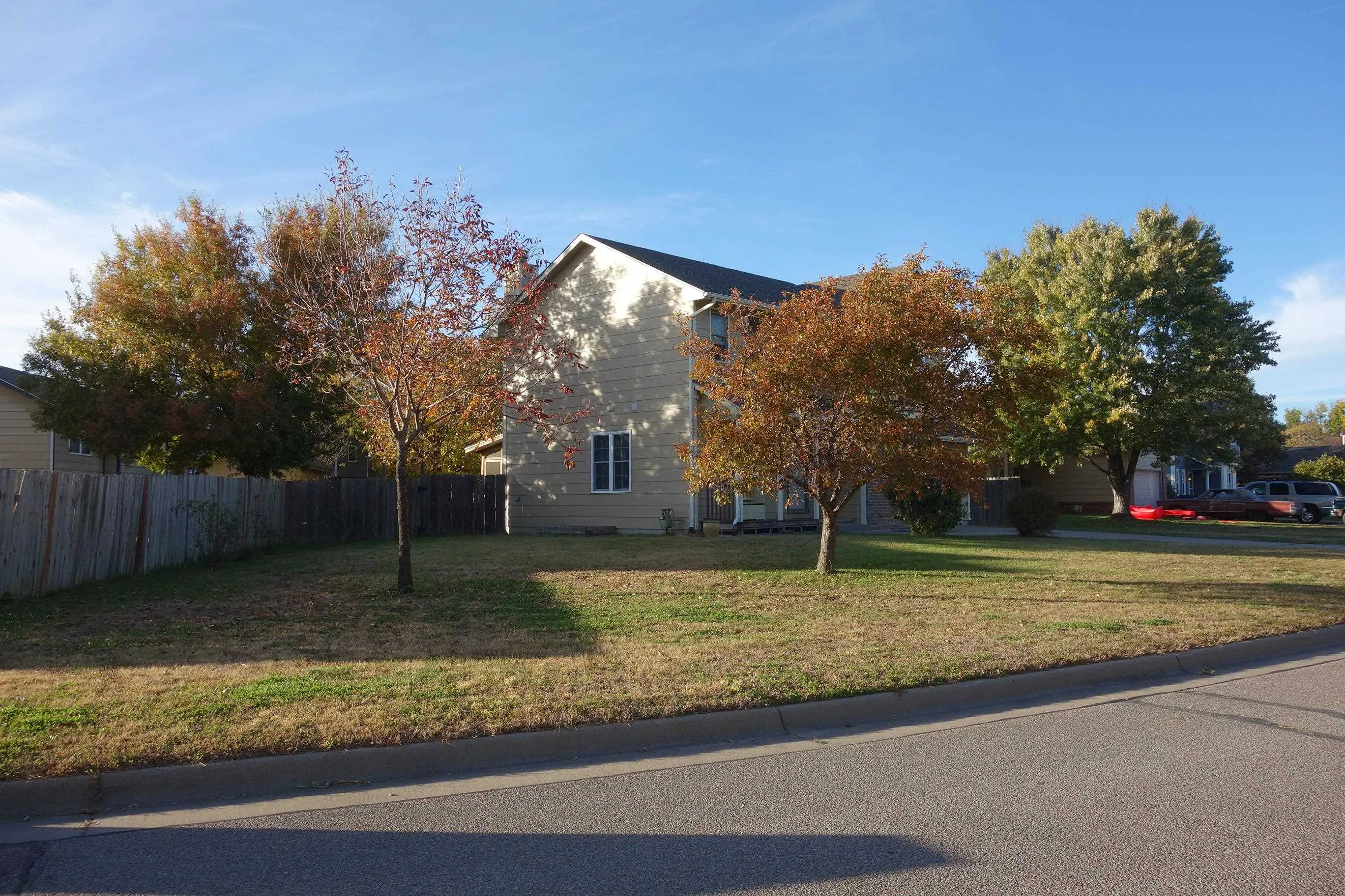 Wichita, Kansas 67209, United States, 3 Bedrooms Bedrooms, ,3 BathroomsBathrooms,Residential,Pending,241246