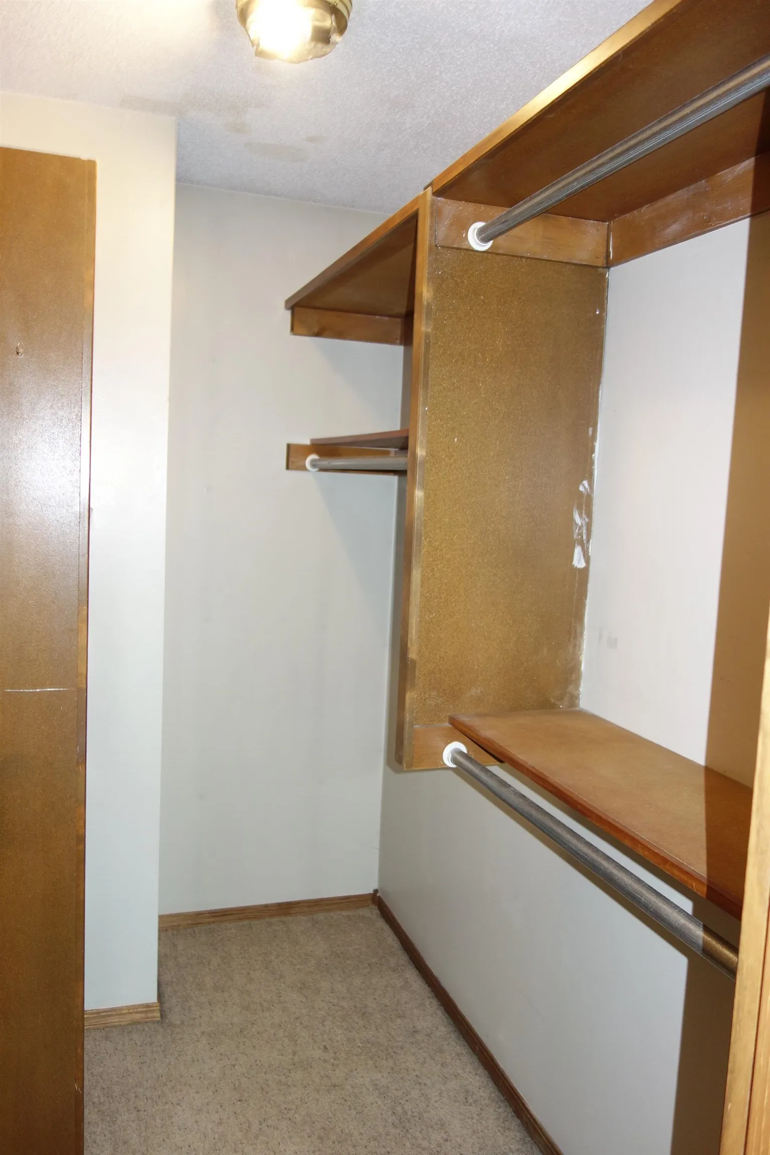 Wichita, Kansas 67209, United States, 3 Bedrooms Bedrooms, ,3 BathroomsBathrooms,Residential,Pending,241246