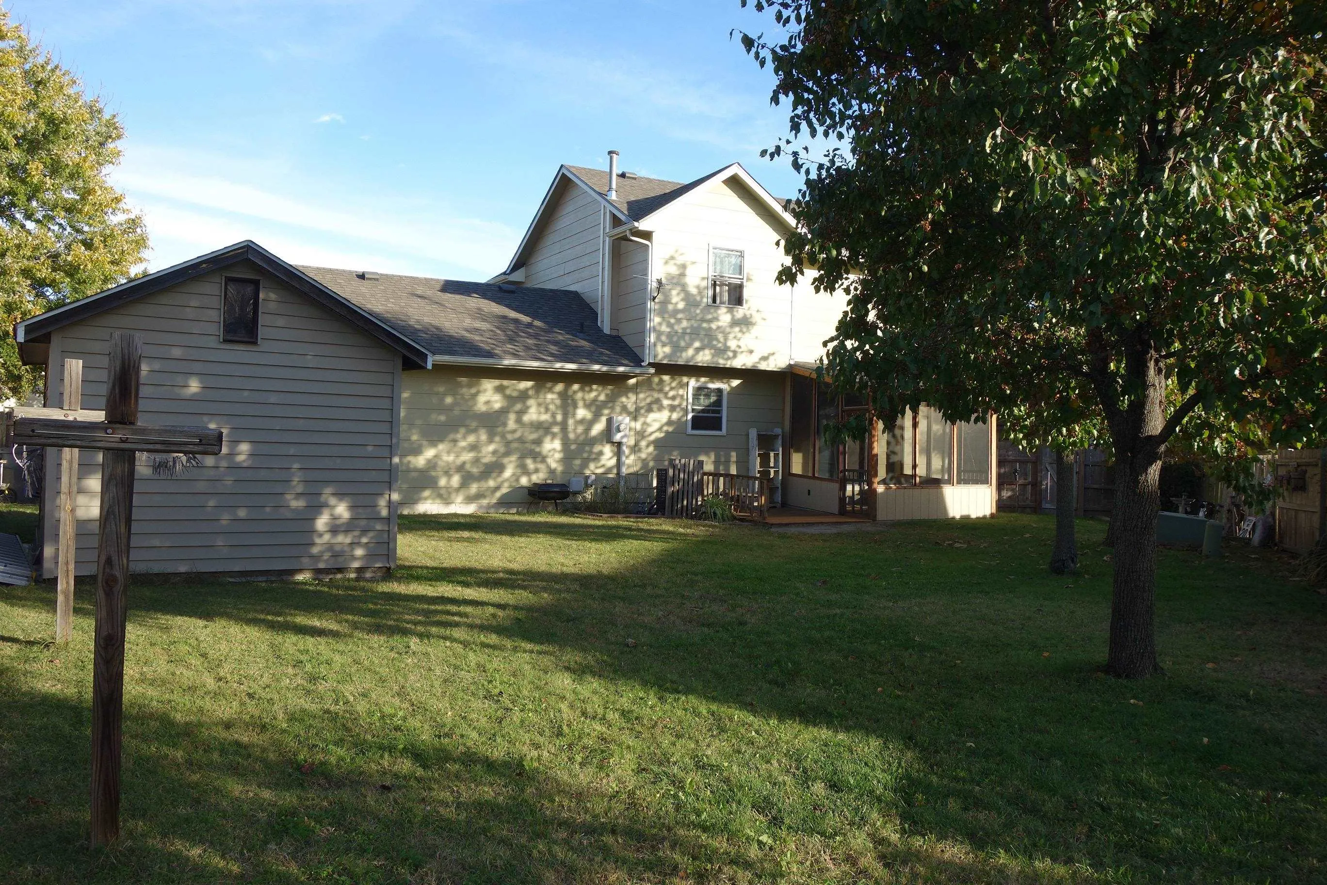 Wichita, Kansas 67209, United States, 3 Bedrooms Bedrooms, ,3 BathroomsBathrooms,Residential,Pending,241246