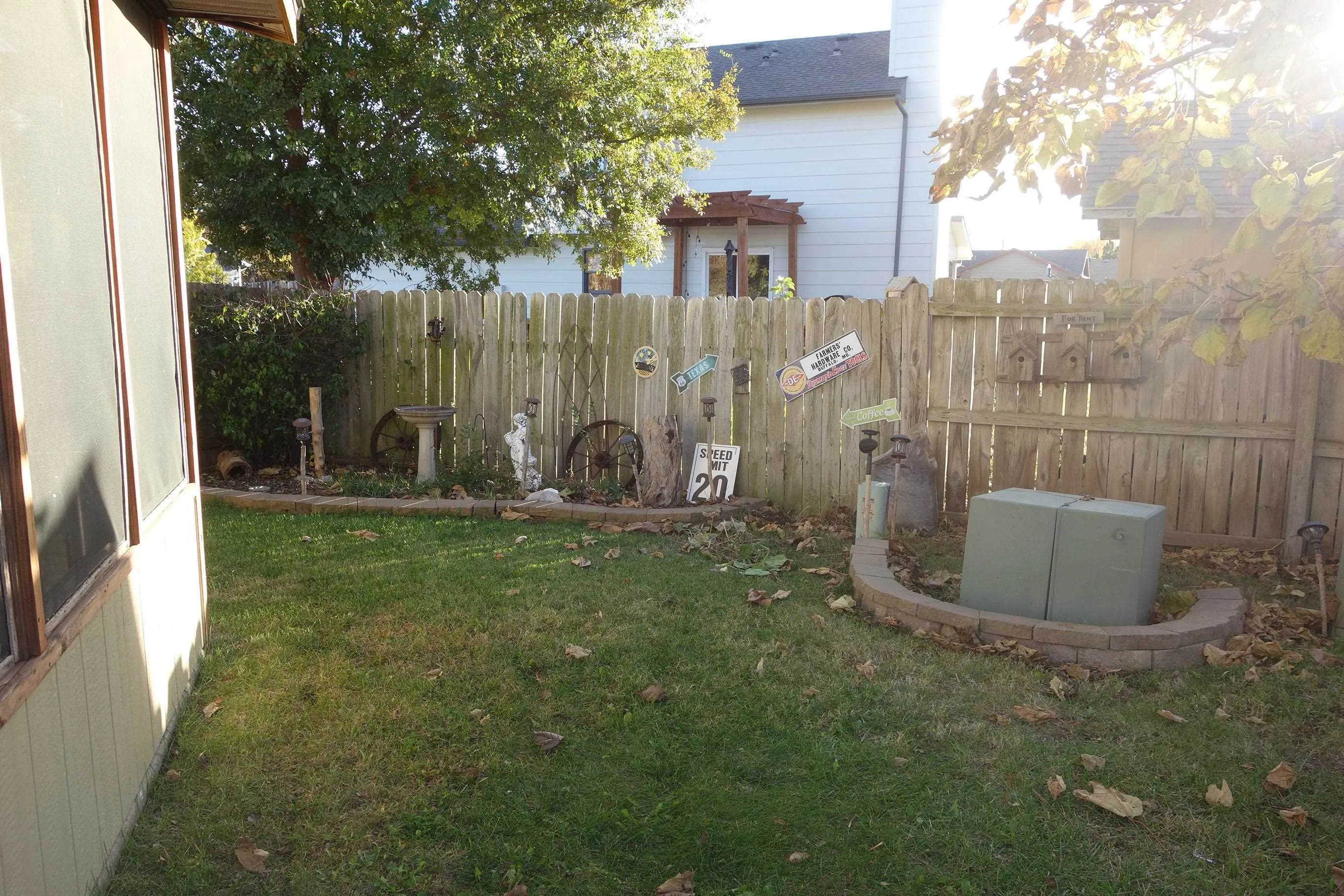 Wichita, Kansas 67209, United States, 3 Bedrooms Bedrooms, ,3 BathroomsBathrooms,Residential,Pending,241246